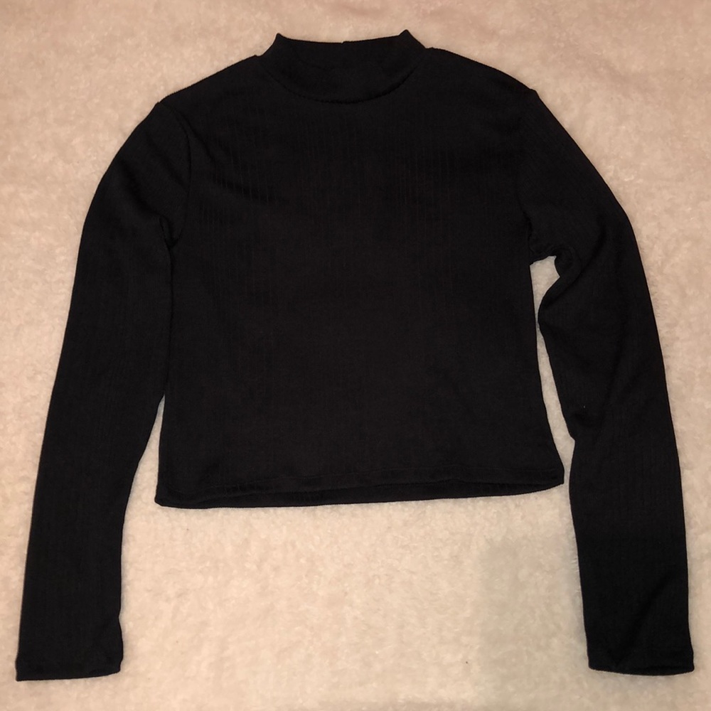 Women’s long sleeve crop top